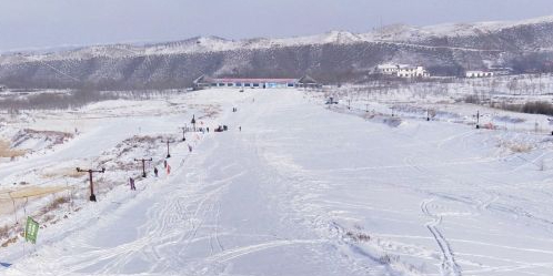 天山丽都滑雪场