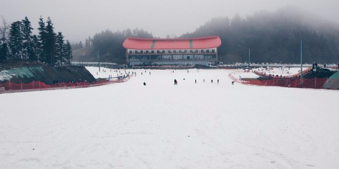 黄水白天池滑雪场