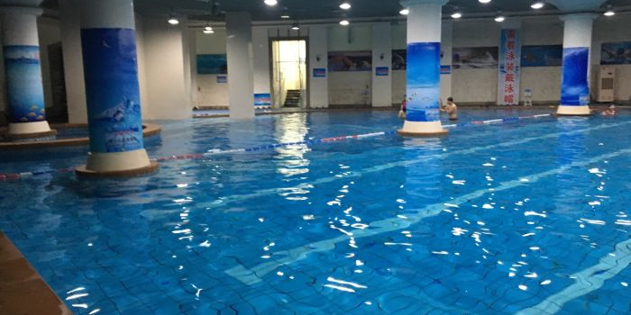 卓越蔚蓝海岸游泳馆