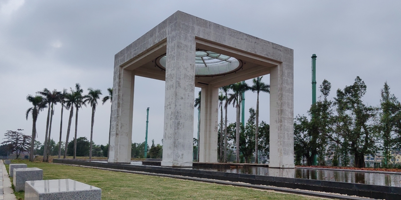 iSchool建校纪念亭