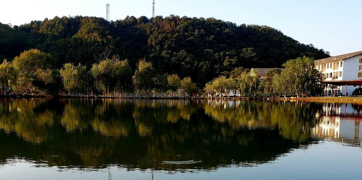 天沐湖风景区