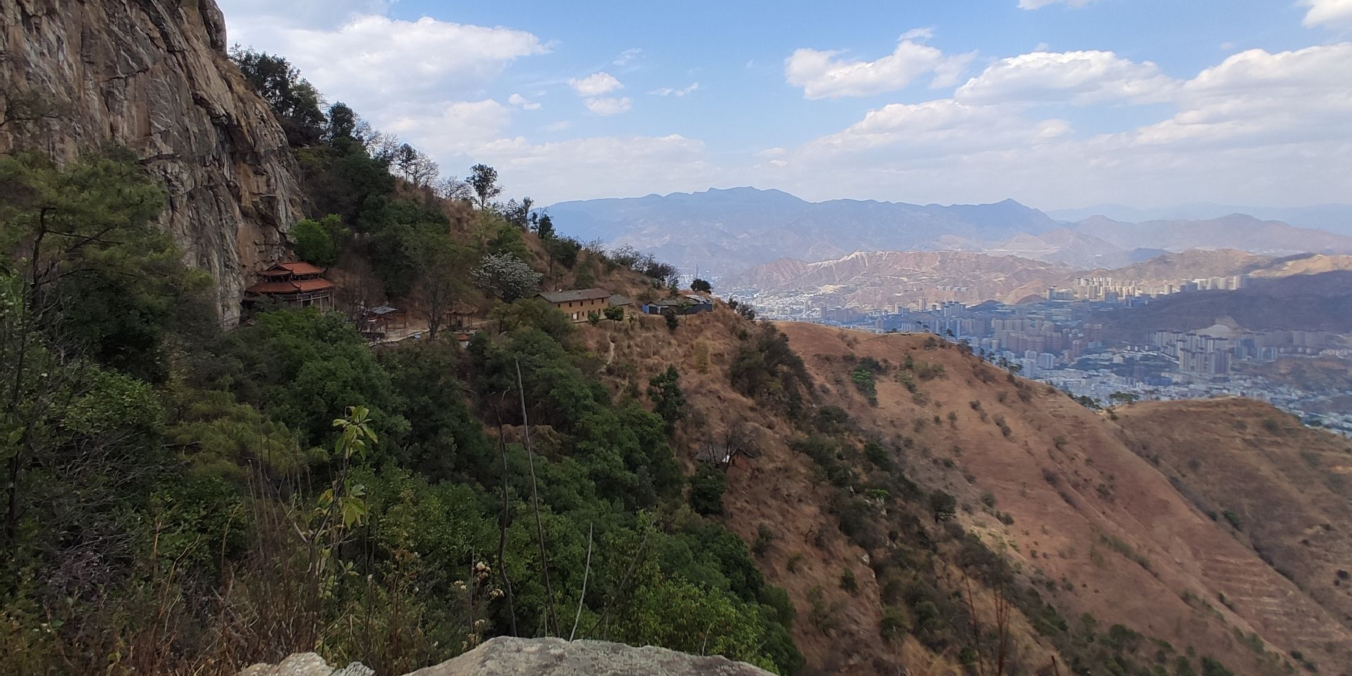 岩神山风景区