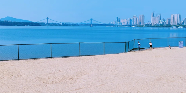 鱼梁洲沙滩浴场
