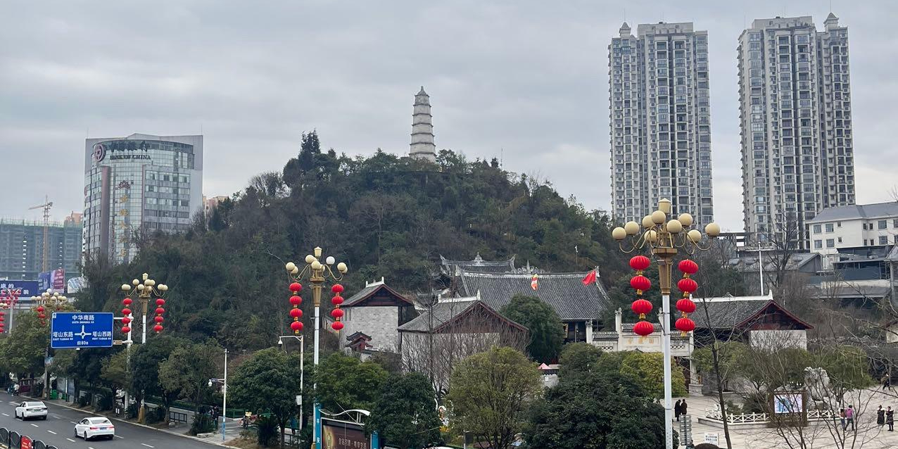 新大十字塔山广场