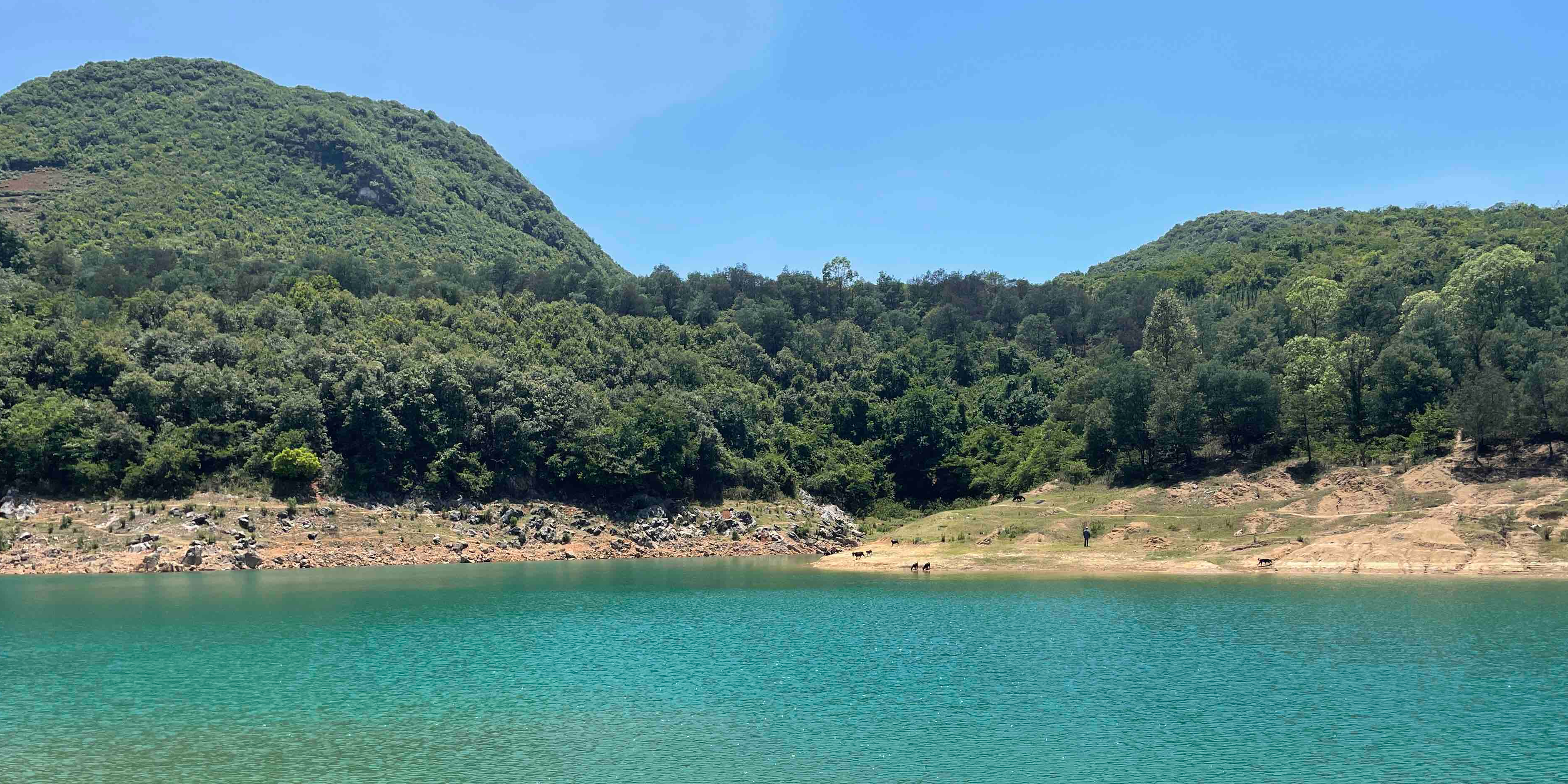 丘北县摆龙湖风景区