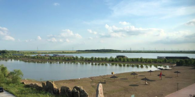 富裕龙腾生态温泉度假庄园