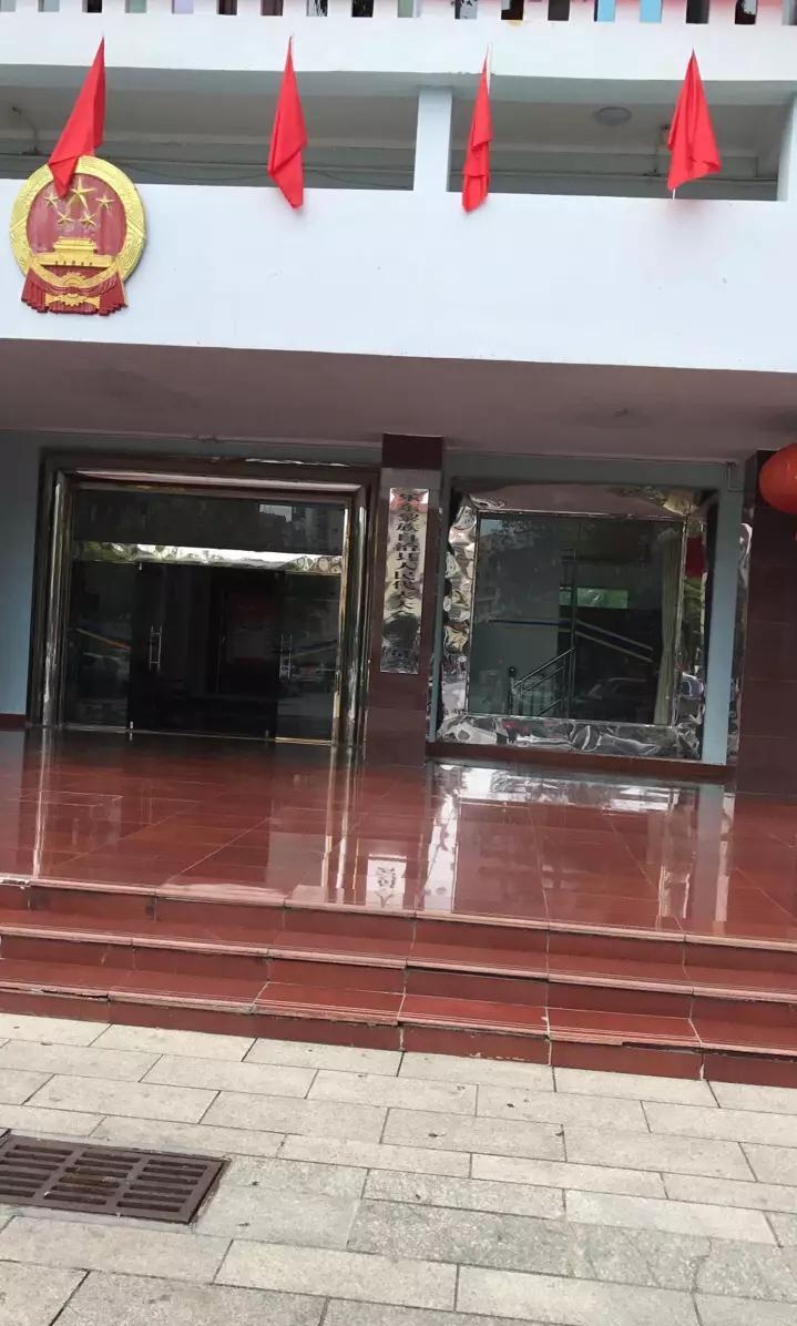 乐东黎族自治县人民政府-东南门