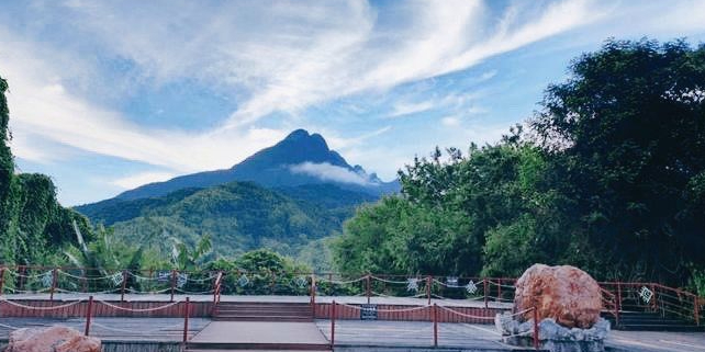 五指山水满河热带雨林风景区