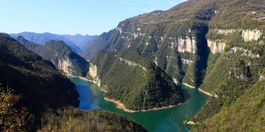 灵龙峡大拐弯生态旅游景区