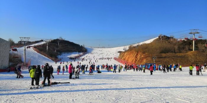 北京市龙八易滑雪场