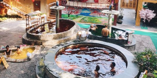 山水田园温泉养生推拿