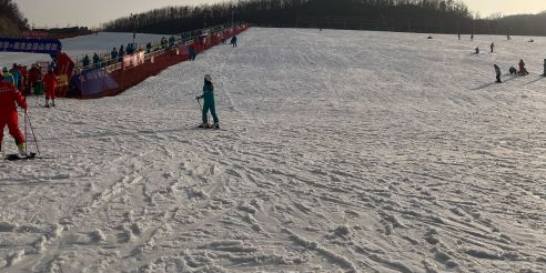 河南省金汤山温泉滑雪旅油度假景区