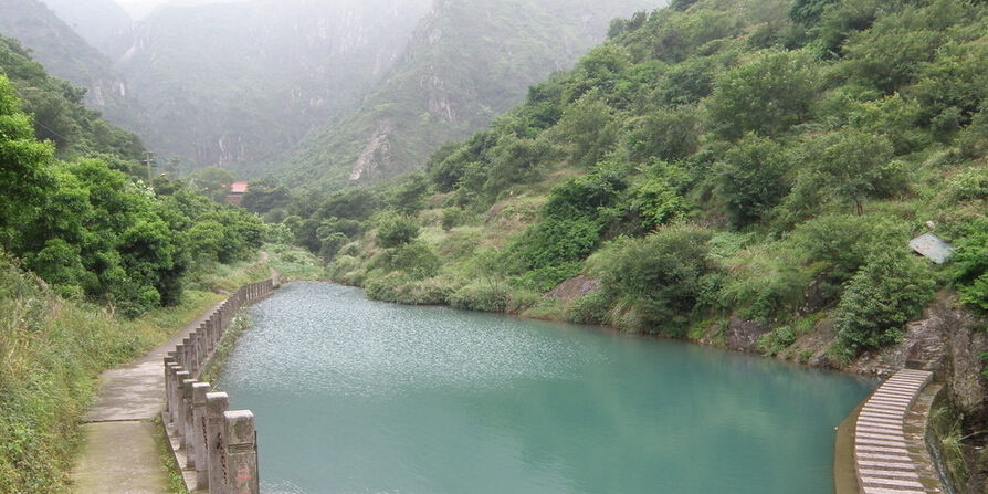 鲸头名胜景区区