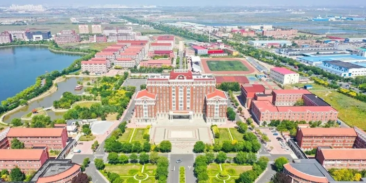 天津外国语大学滨海外事学校