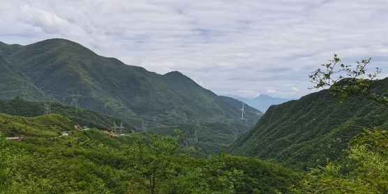 泥巴山垭口