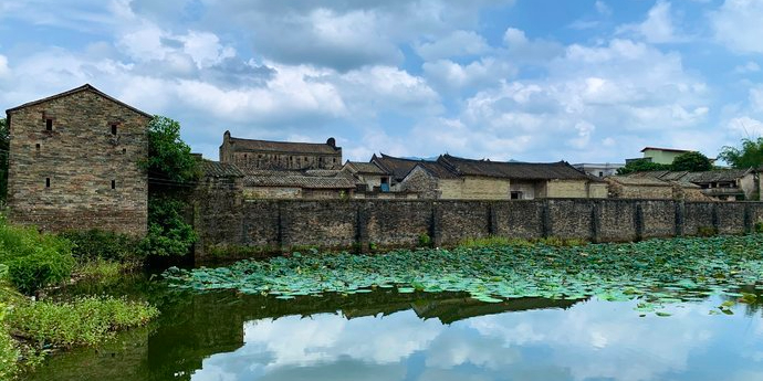 广东省惠州市龙门县香溪堡旅游区(129乡道东50米)