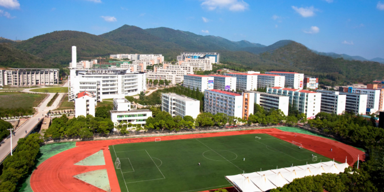 荆楚理工学院