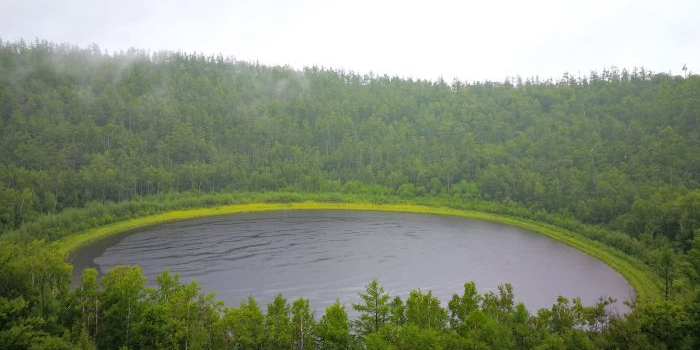 柴河月亮天池风景区