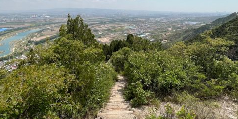 崛围山登山健身步道