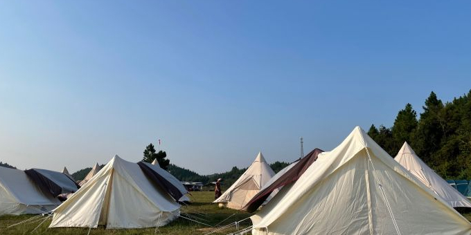 智峰山滑翔伞·野奢露营基地