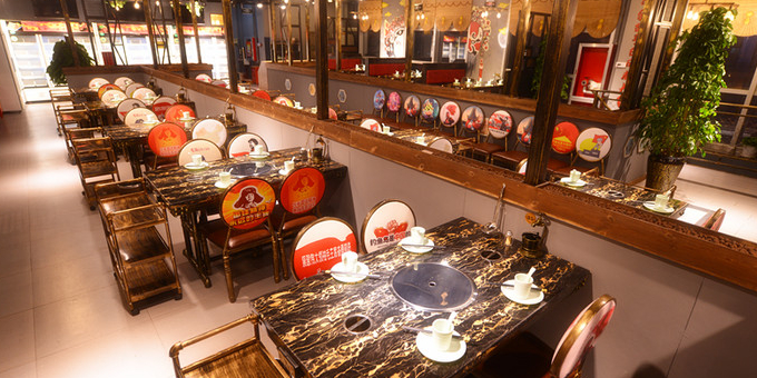 西大桥·小郡肝串串火锅形象店(星辰汇店)