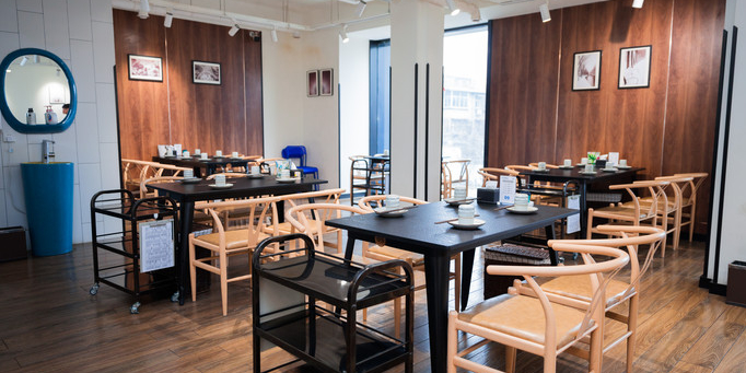 伊回道清真美食汇