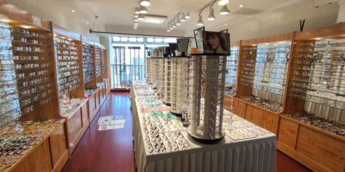 沪申眼科学配镜中心(宇飞大厦店)