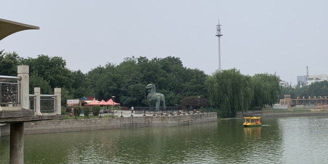 震海吼雕塑