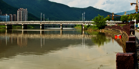 浙江省温州市鹿城区戍浦江北岸,东起盛园路戍浦江桥,西至周岭路戍浦江桥