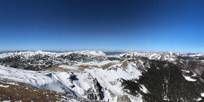 石卡雪山山鼎