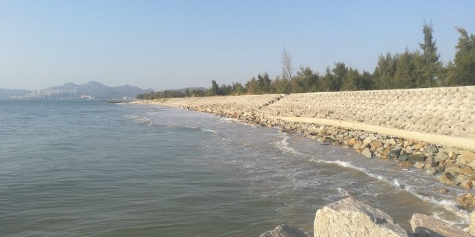 情浓湾泳滩
