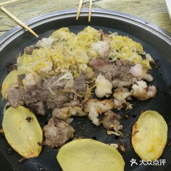 贺莹韩试煎肉