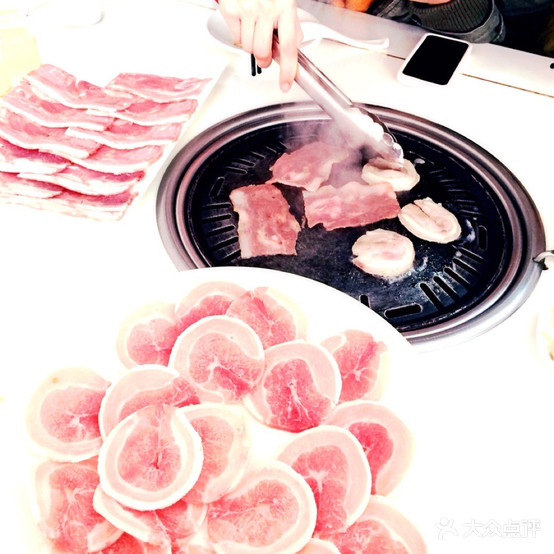 韩拿山炭火靠肉韩国料理(周口总店)