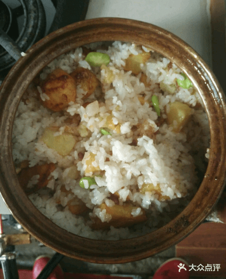 老字号石锅鱼肚子鸡野生菌(龙溪路店)