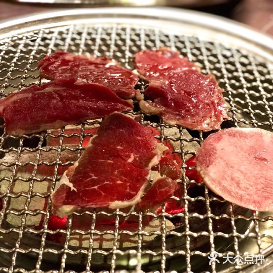 鹿奈烧肉屋(唯读·逸臣中央住宅小区店)