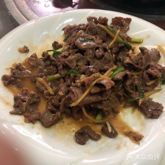 停车吃饭大排档