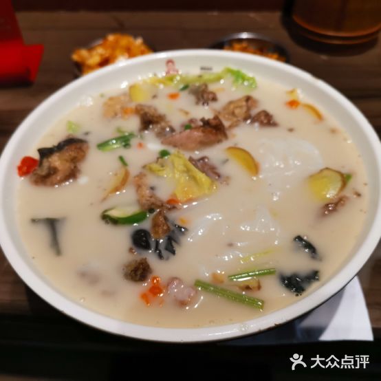 彭海军鱼粉简餐(棕榈店)