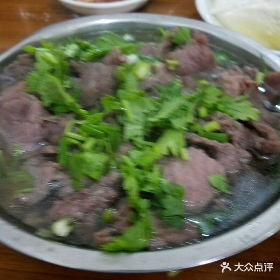 易老墓跷脚牛肉20年店(较场坝店)