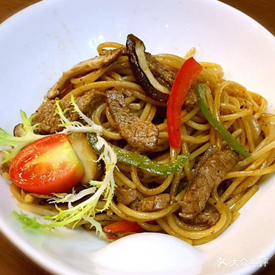 法式枫味牛排饭·脆皮鸡饭(虹山街店)