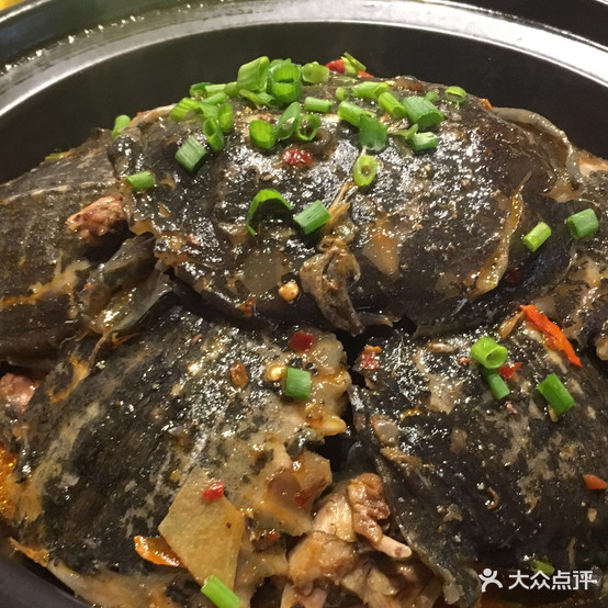 与食聚近时尚餐厅