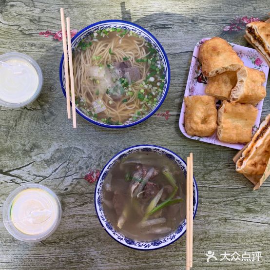 整齐牛肉面(人民东路店)