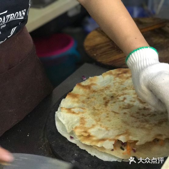 邻村二妮菜肩饼(高铁店)