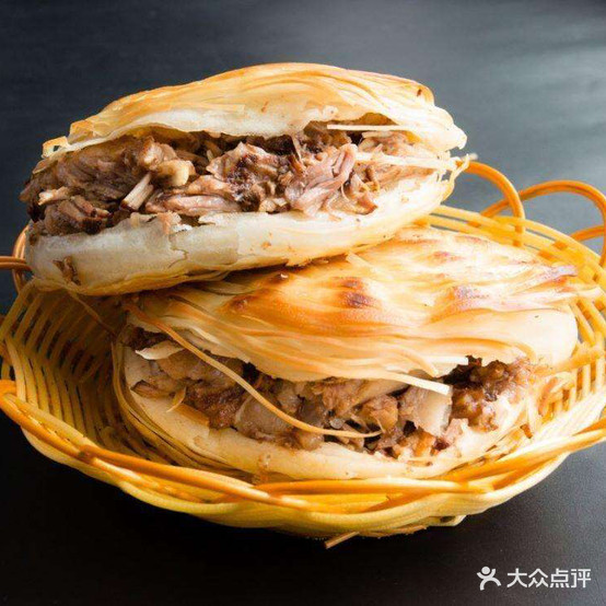 关中校花老潼关肉夹馍(李家村购物中心店)