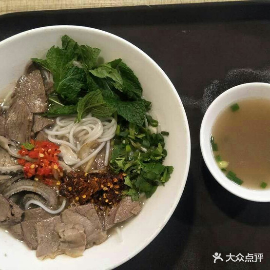 两碗汤羊肉米线象