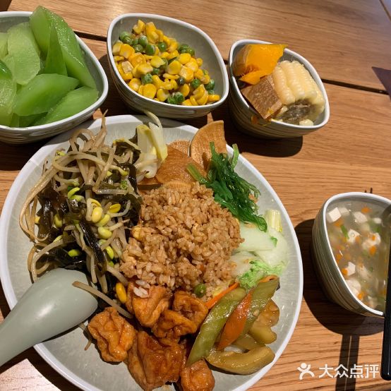 素食风自助餐厅