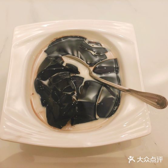 梧。双钱龟苓膏(城投地王广场店)