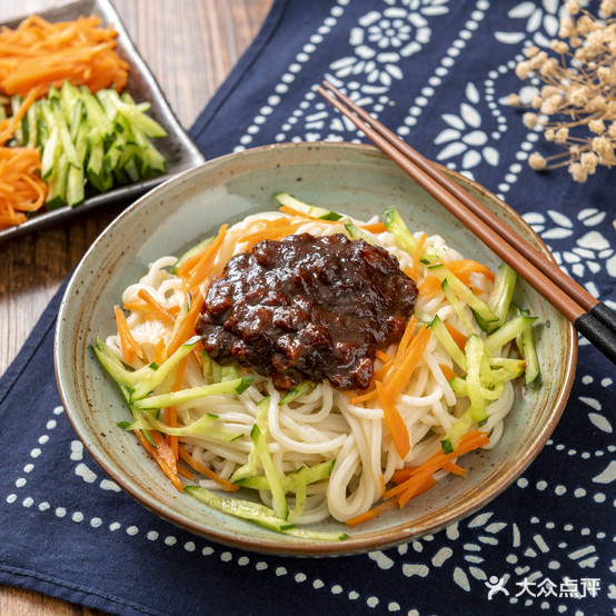 香香锅土豆丝刀削面(伊春店)