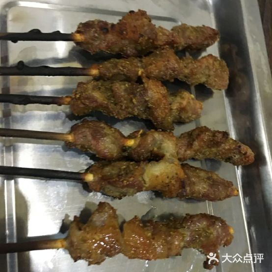 中国新疆羊肉大王烤羊肉烧烤店