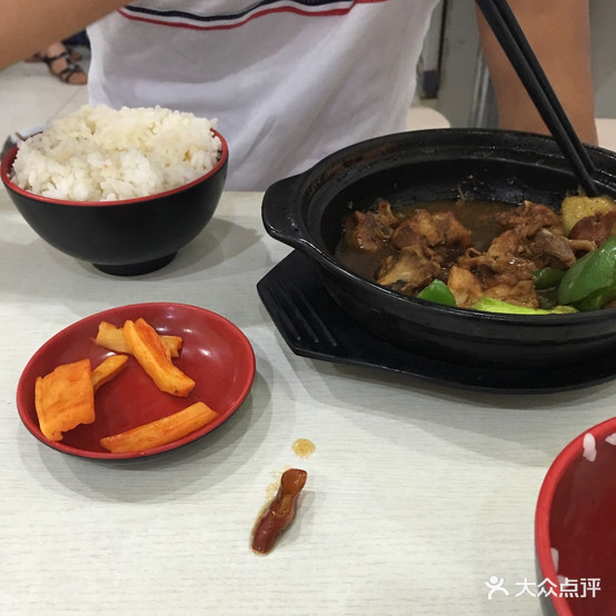 逸味居黄焖鸡米饭(汝南店)