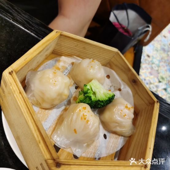 左领右李粤港酒楼(蓝天城店)